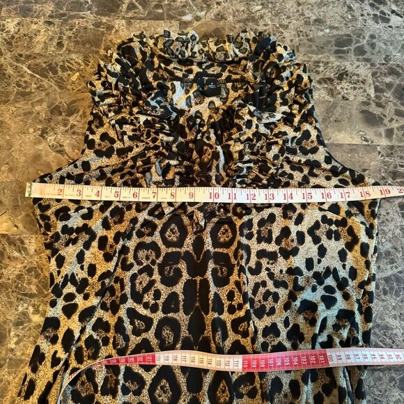 Milano Womens Size Medium Sleeveless Blouse V-Neck Ruffles Animal Print - Picture 3 of 8